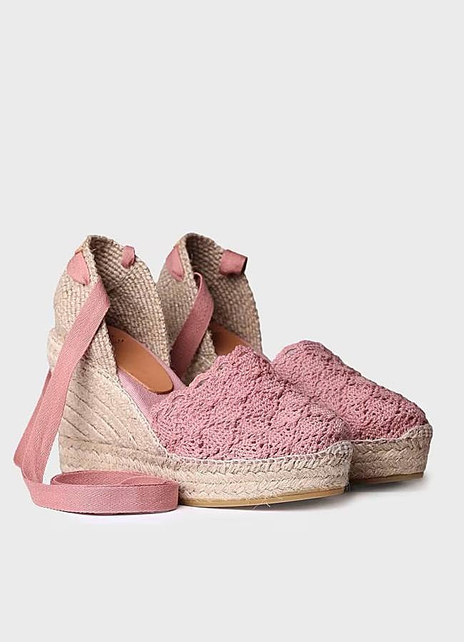 Imagen - Alpargatas con cuña de yute en crochet rosa