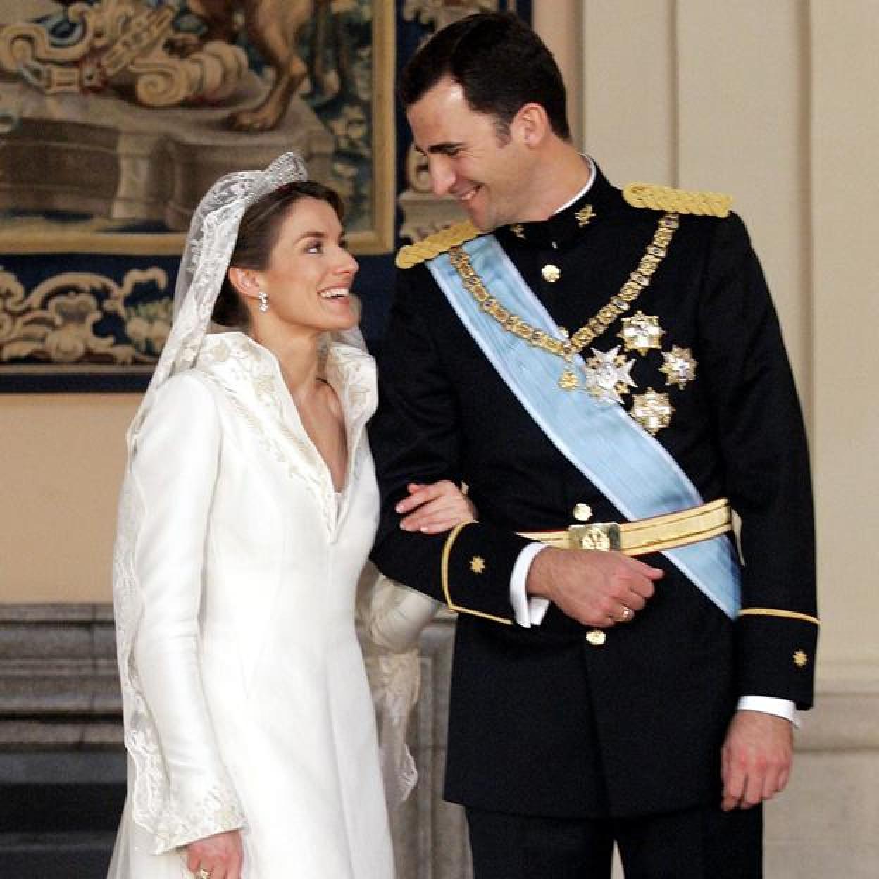 Doña Letizia y el rey Felipe en su boda