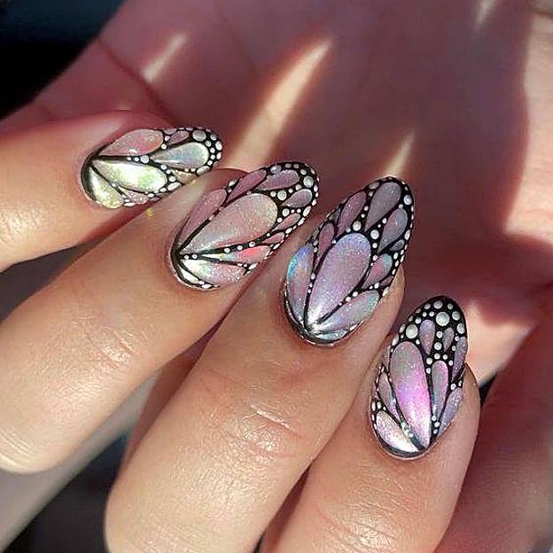 Uñas butterfly estilo aurora nails