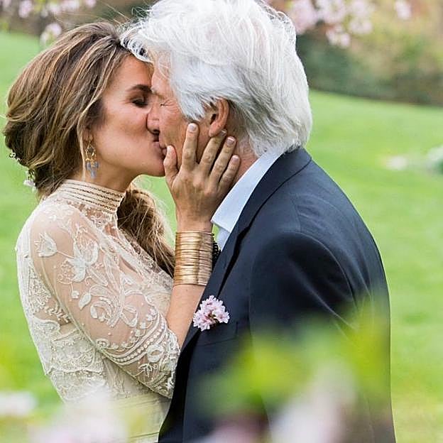 Richard Gere y Alejandra Silva en su boda. 