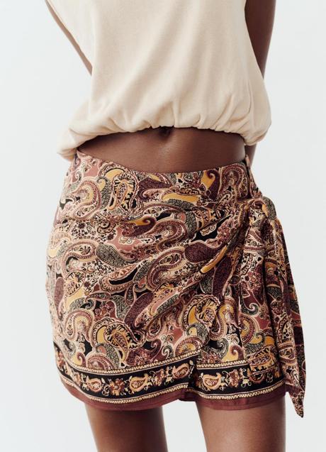 Imagen - Falda estampada de Zara (25,99 euros)