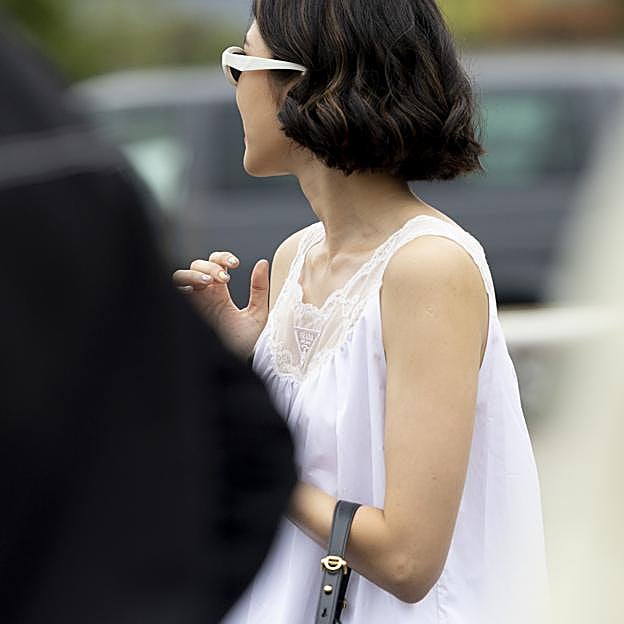 Zara rebaja a menos de 20 euros el vestido blanco corto que exprimirás este verano