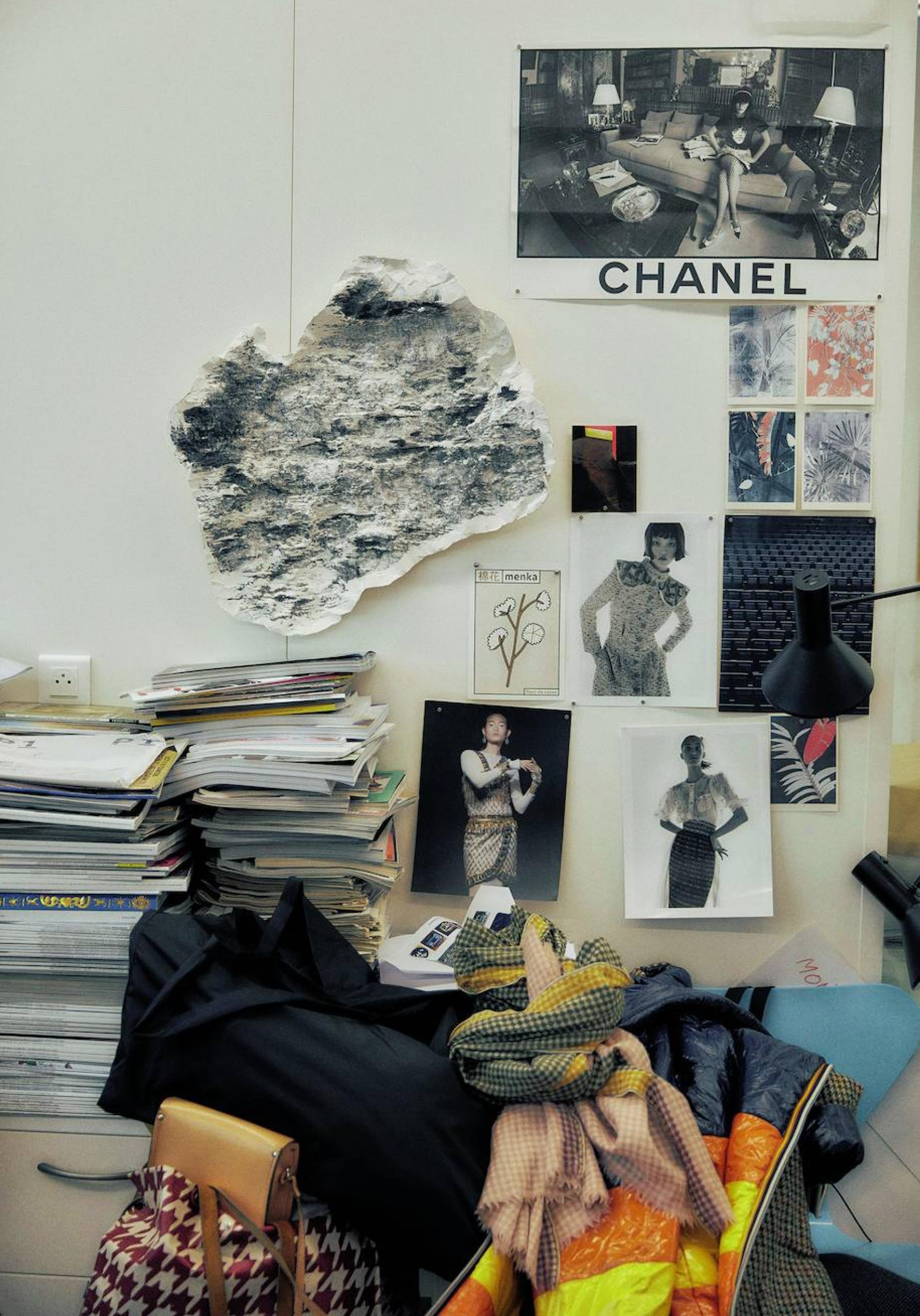 Así trabajan los artesanos de Chanel para sus desfiles Métiers D'Art.