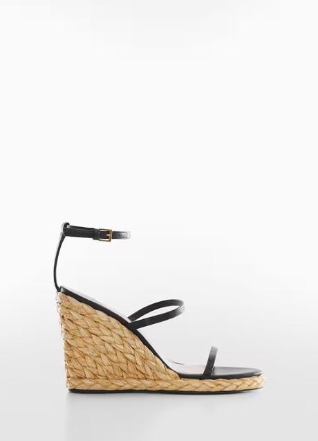 Imagen - Sandalias negras de Mango (45,95 euros)