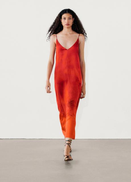 Imagen - Vestido rojo de Massimo Dutti (89,99 euros)