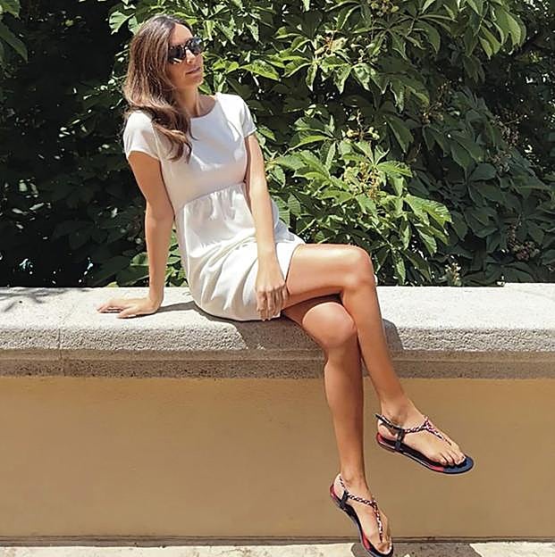 La crema de cuerpo que estiliza las piernas y las broncea es el truco de belleza favorito de Ana Boyer