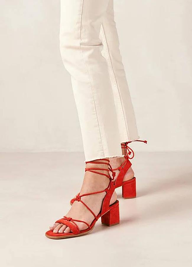 Imagen - Sandalias atadas de tiras color rojo