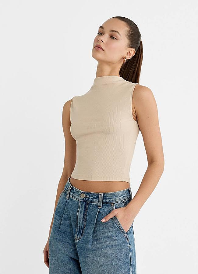 Imagen - Camiseta básica con cuello subido