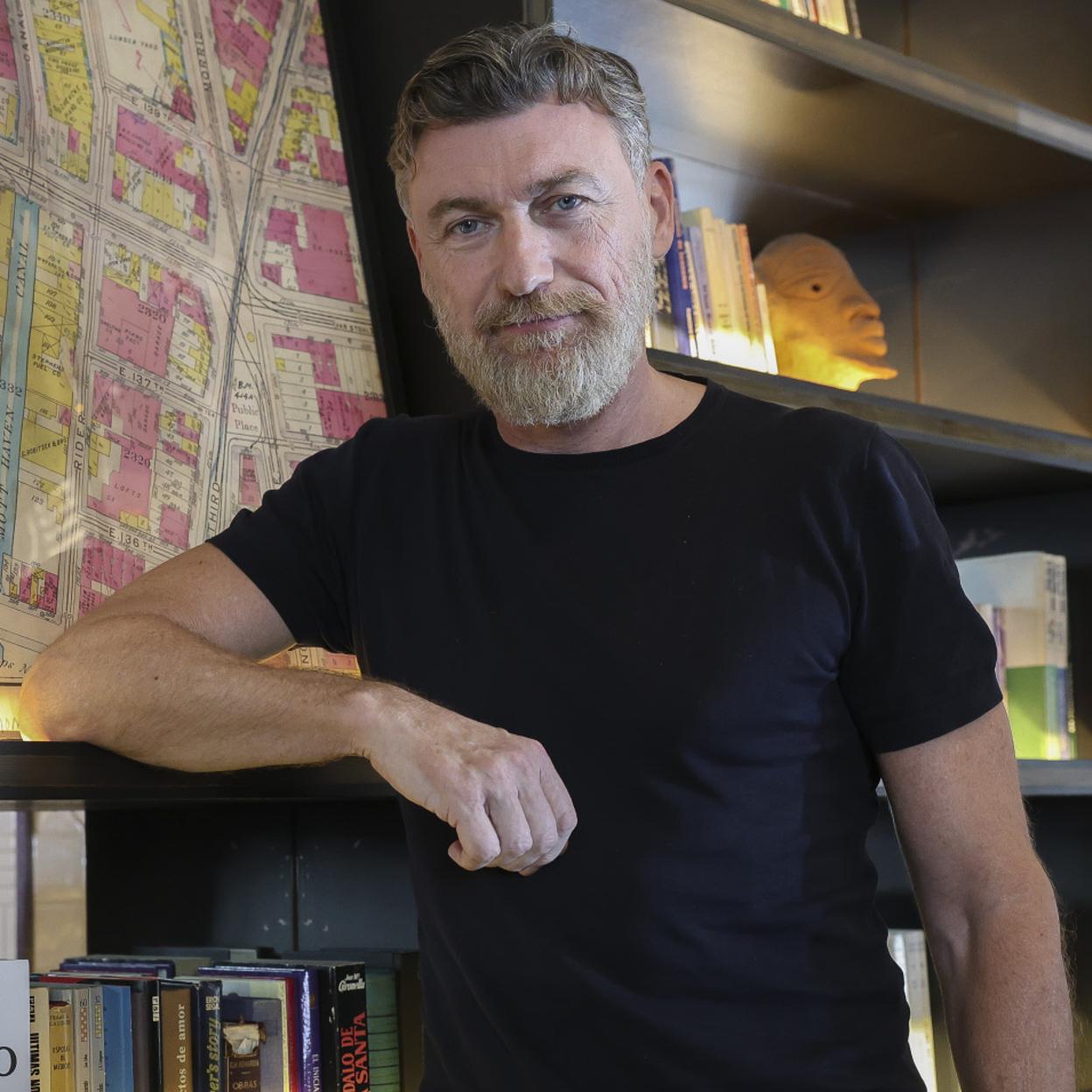 Robert Gavin Bonnar ha presentado su libro 'El cuarto poder'. 