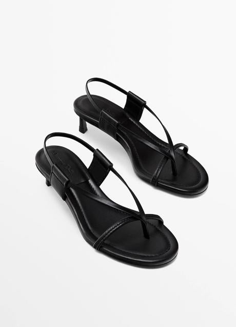 Imagen - Sandalias negras de Massimo Dutti (89,99 euros)
