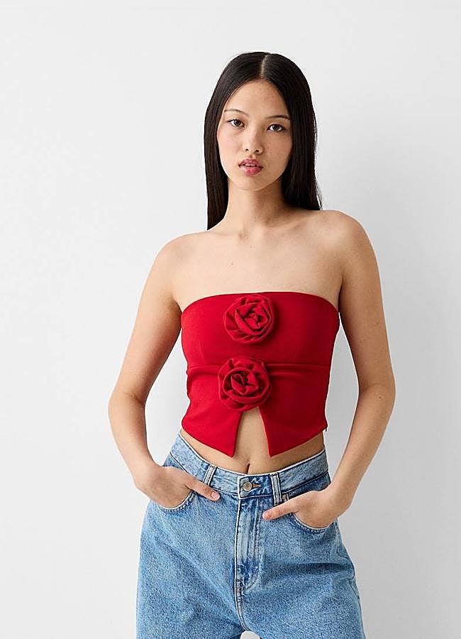 Imagen - Top palabra de honor con detalle de flores en relieve