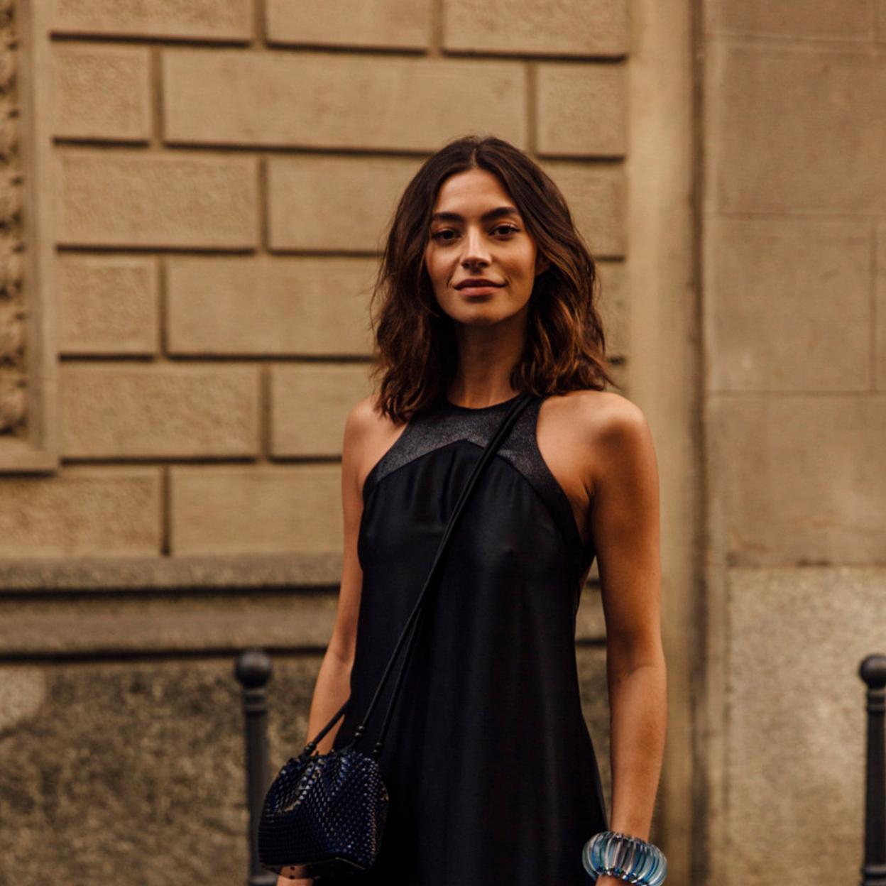 Llega a Lefties el vestido con escote halter más favorecedor