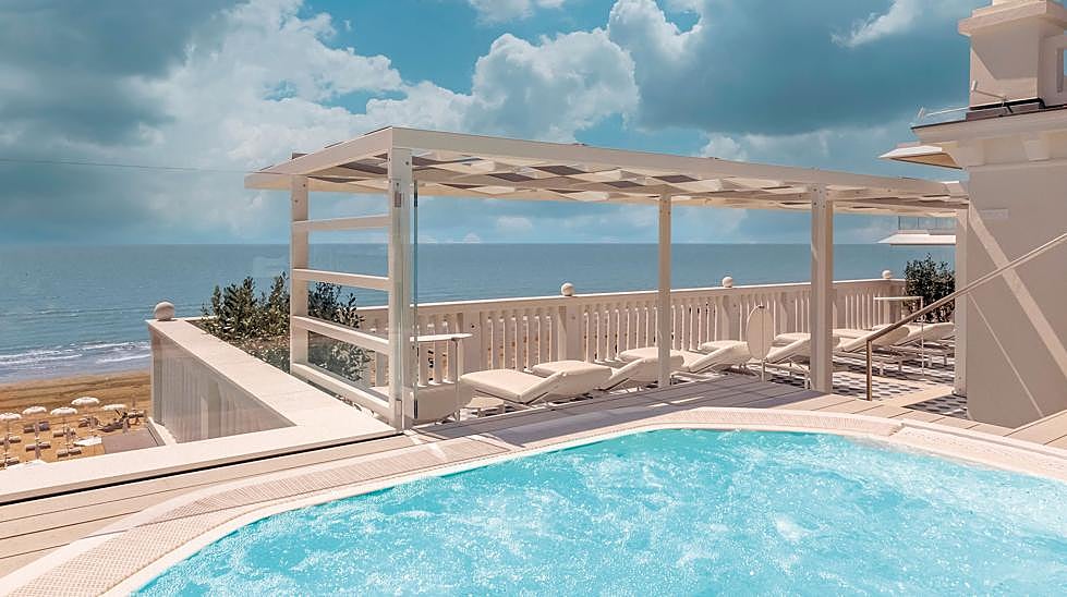 Hotel Casa Bianca al Mare.