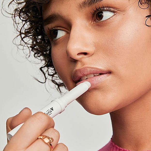 Bálsamo labial con lanonina vegetal de Yope.