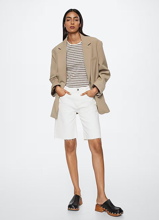 Imagen - Bermudas de color blanco de Mango Outlet.