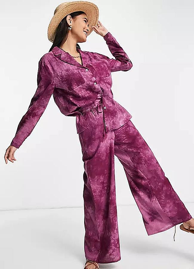 Imagen - Total look tie dye estilo pijamero para la playa