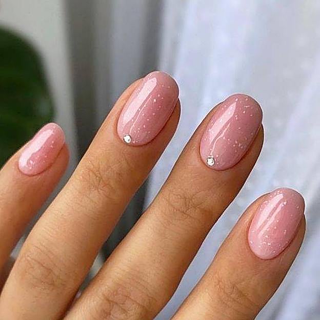 Blush nails con purpurina