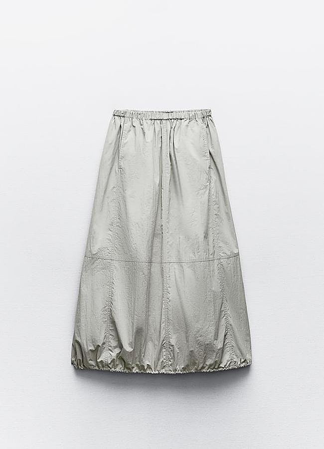 Imagen - Falda midi globo nylon de Zara (25,95€)