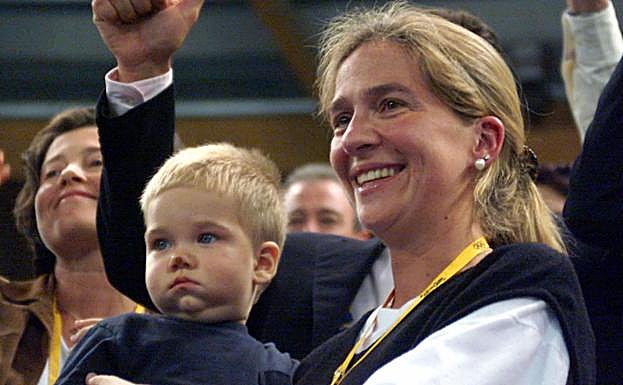 La infanta Cristina y su hijo Juan Valentín durante los Juegos Olímpicos de Sídney. 