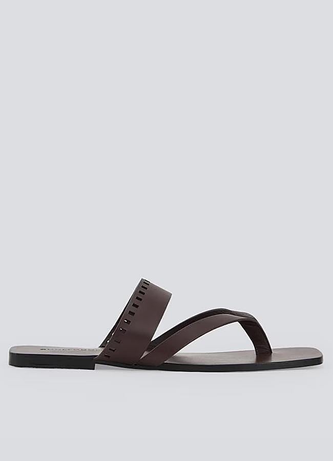 Imagen - Sandalias marrones de Adolfo Domínguez.