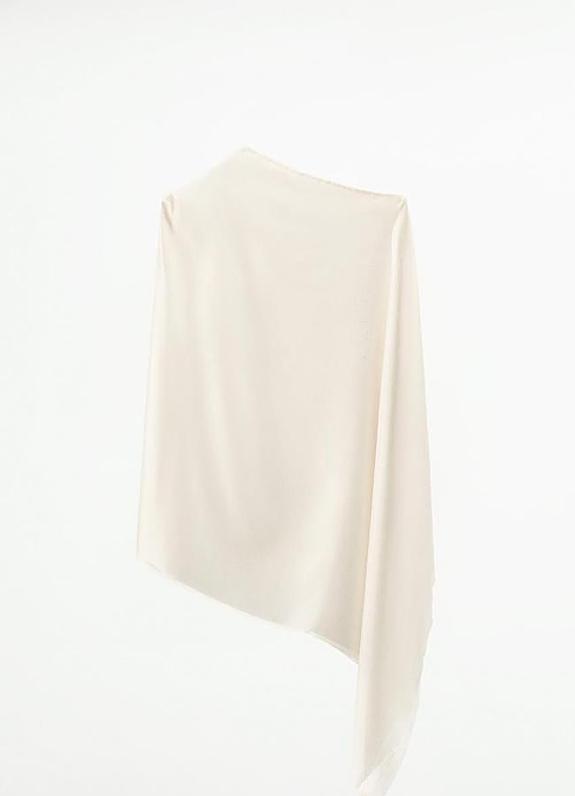 Imagen - Capa satinada en crudo de Zara.