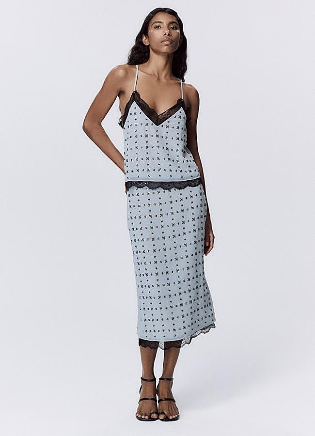 Imagen - El look de Sfera que ha llevado Leonor está a la venta en El Corte Inglés.