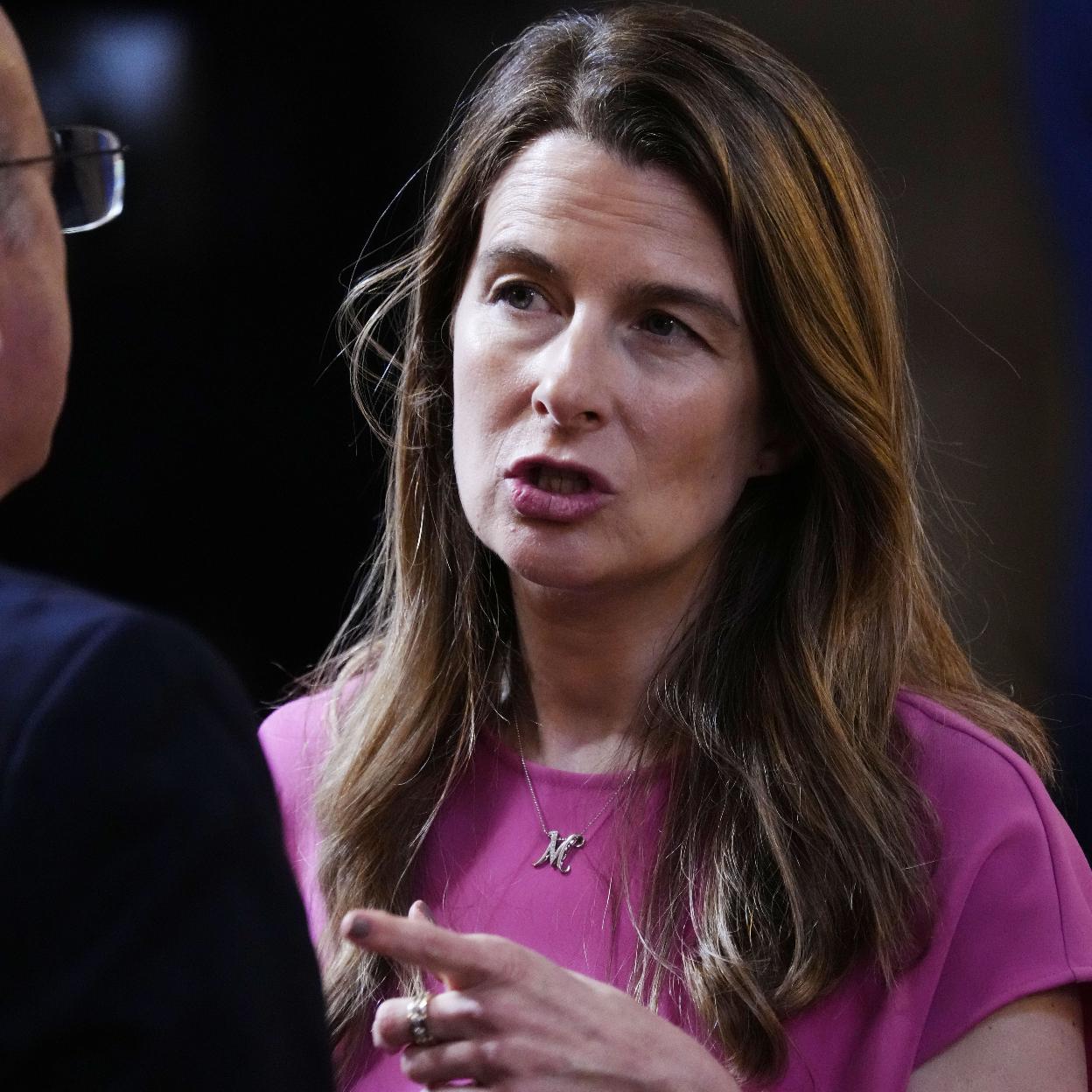 El lookazo de María Dolores Ocaña con vestido efecto vientre plano