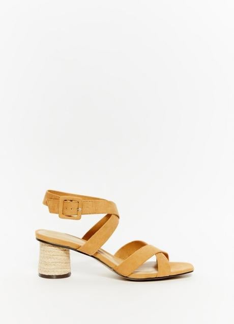 Imagen - Sandalias de ante de Sfera (25,95 euros)