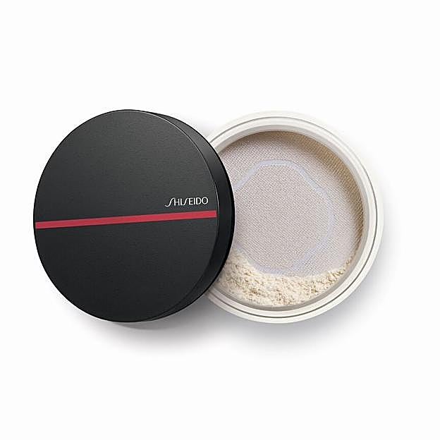 SYNCHRO SKIN Invisible Silk Loose Powder de Shiseido. Precio: 60 euros.