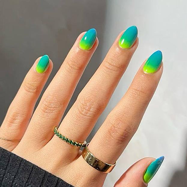 Uñas flúor efecto difuminado