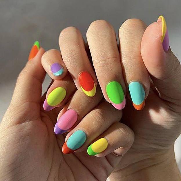 Uñas flúor multicolor