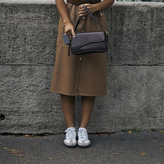 Por qué la mejor inversión de las rebajas serán unas zapatillas con brillo