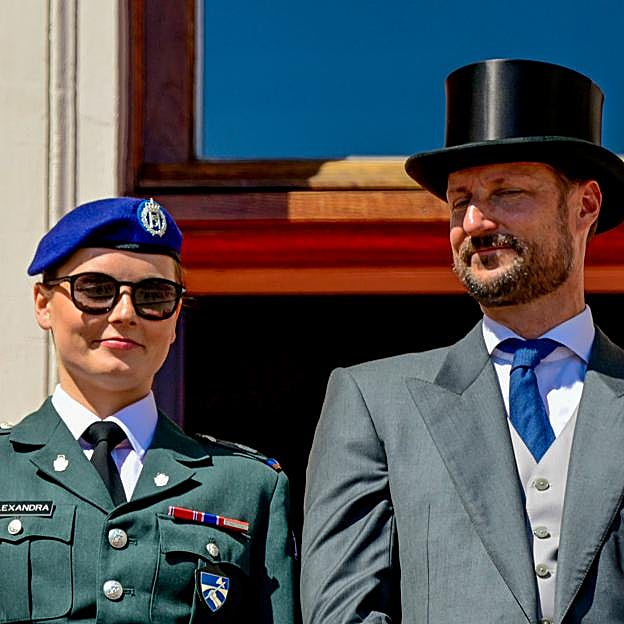 Haakon de Noruega y su hija, Ingrid, el Día Nacional de Noruega. 
