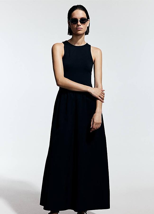Imagen - Vestido midi negro con vuelo