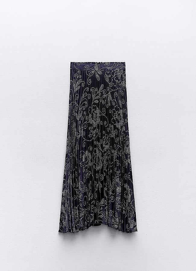 Imagen - Falda con estampado de flores en azul de Zara.