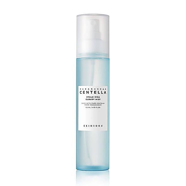 Madagascar Centella Hyalu-Cica Cloudy Mist de SKIN1004. Precio: 27,30 euros