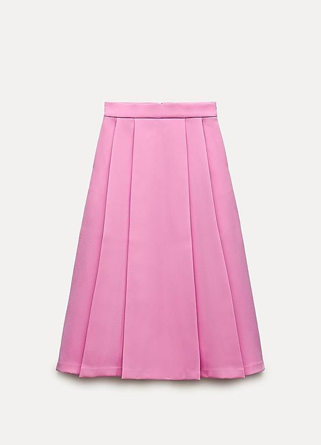 Imagen - Falda de tablas midi rosa de Zara, 29,99 euros.