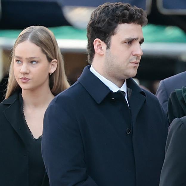 Irene Urdangarin y su primo Froilán durante el funeral de Constantino de Grecia. 