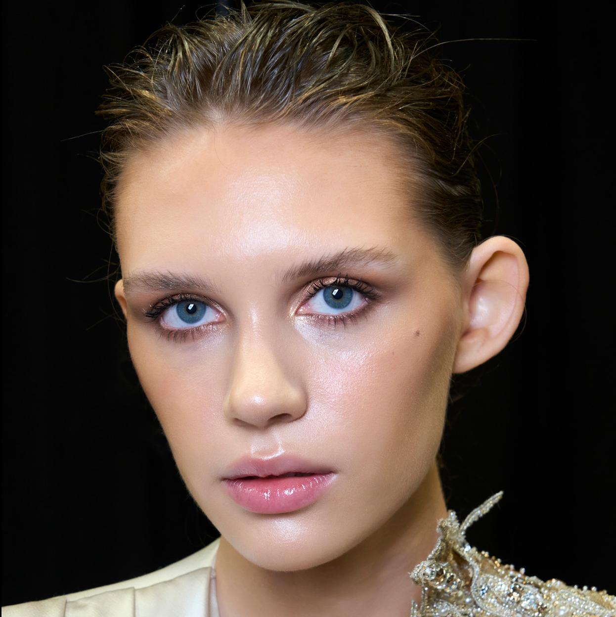 Las tendencias de maquillaje que reinarán este verano 2024