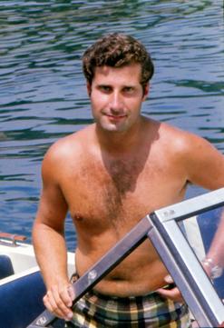 Imagen secundaria 2 - El barón Heini Thyssen en 1971 con su entonces cuñada, Charlene Shorto; los barones Marie-Hélène y Guy de Rothschild, en 1980, y Carlos Fitz-James, actual duque de Alba, inmortalizado por Gianni Ferrari en 1973. 