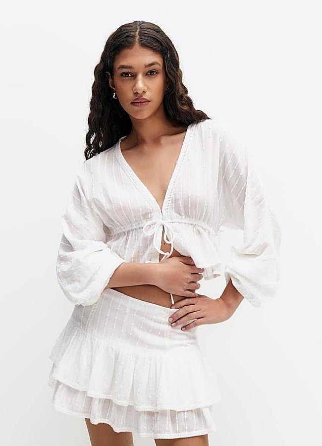 Imagen - Conjunto color blanco con blusa y falda