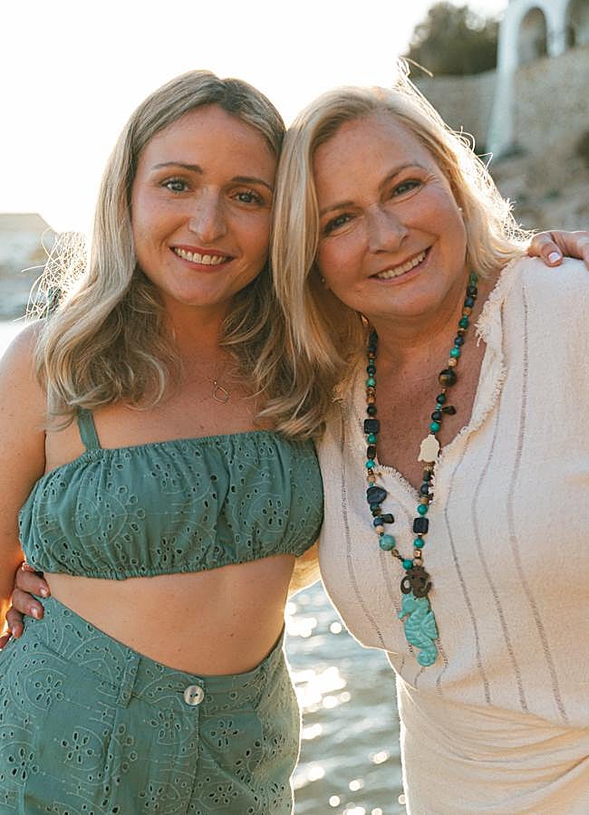 Imagen - Cassandra y su madre Patricia, fundadoras de AQVA.