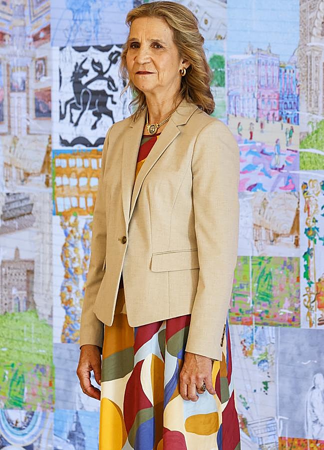 Imagen - La infanta Elena con vestido print y blazer beige. / GTRES