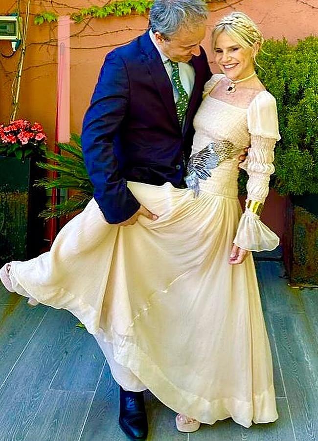 Imagen - Eugenia Martínez de Irujo en la boda de Tamara Falcó/ (@eugeniamartinezdeirujo)
