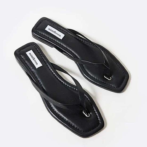 Sandalias Ari negro (124€)