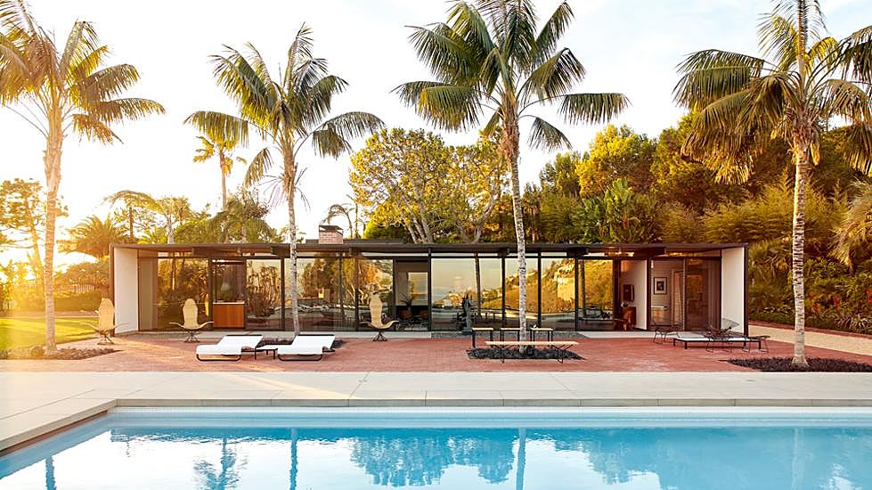 Contenedor con vistas: el arquitecto Craig Ellwood diseñó en 1956 la Steinman House, en Malibú, por encargo de un director de escuela. En 2008 fue reformada por el estudio BoydDesign para abrirla más al exterior. Hoy pertenece al financiero y coleccionista de arte Albert Baril.