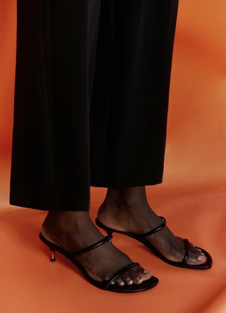 Imagen - Sandalias negras de Mango (35,99 euros)