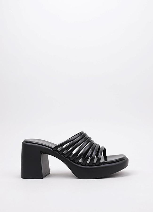 Imagen - Sandalias negras de Bryan Stepwise, 48,95 euros.