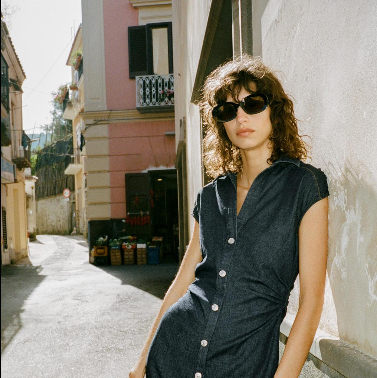 Los accesorios en tejidos naturales no pueden faltar en ningún armario de verano. Aquí están las propuestas más interesantes del momento.