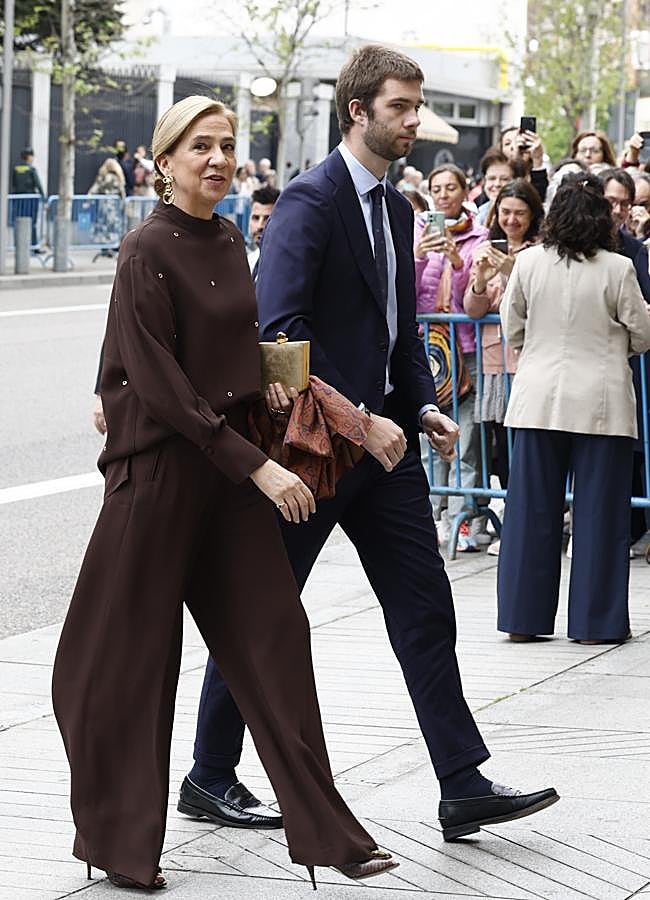 Imagen - La infanta Cristina con un estilismo de Lorenzo Caprile para la boda de Teresa Urquijo y Almeida. / GTRES